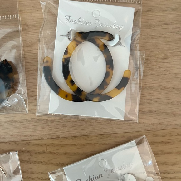 Assorted Tortoise Shell fashion earrings - Picture 5 of 7